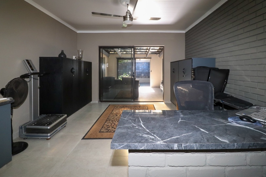 5 Bedroom Property for Sale in Irene Park North West